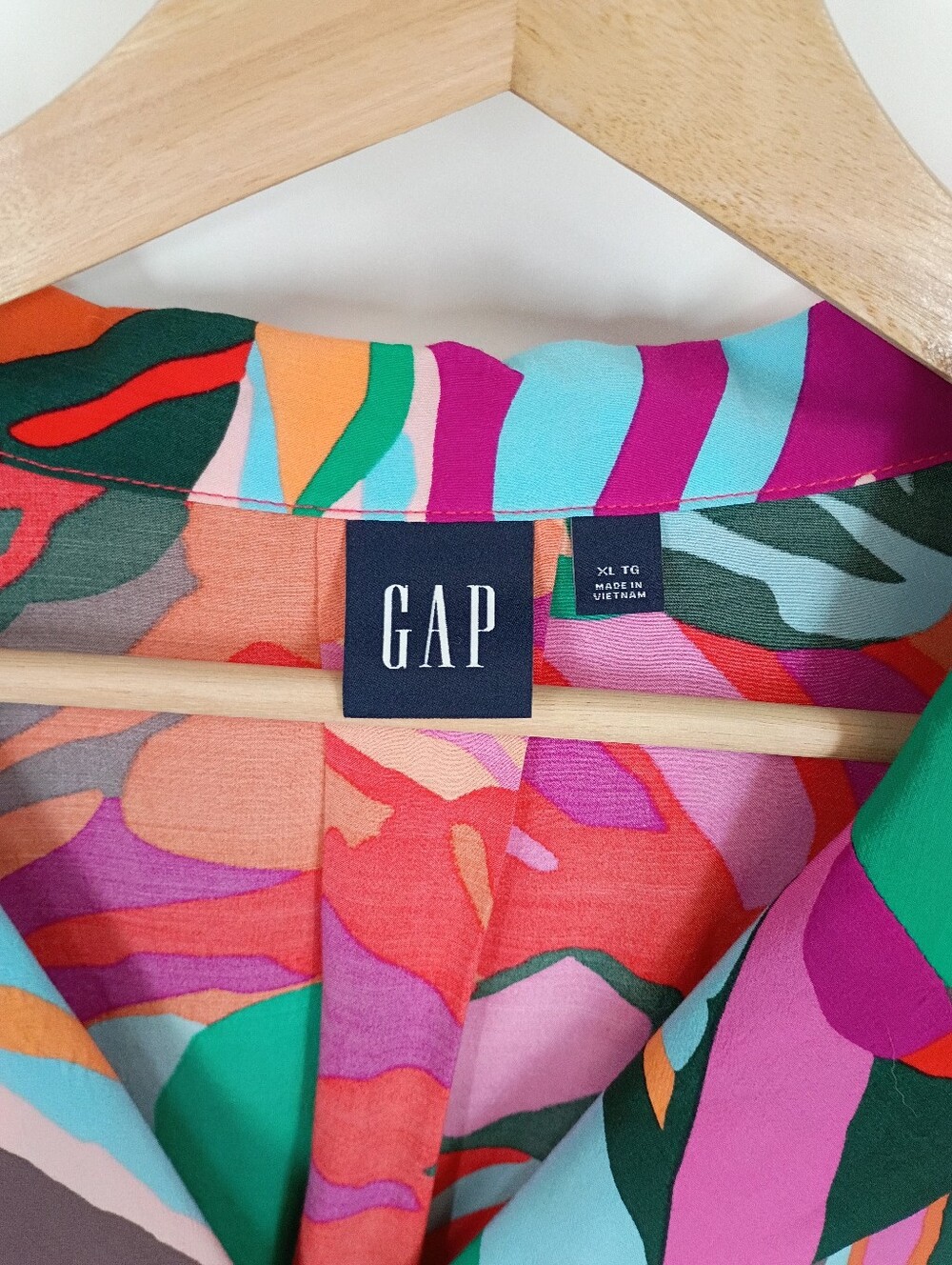 GAP Women's Multicolor Abstract Button-Front Top - Green/Magenta - Picture 4 of 6